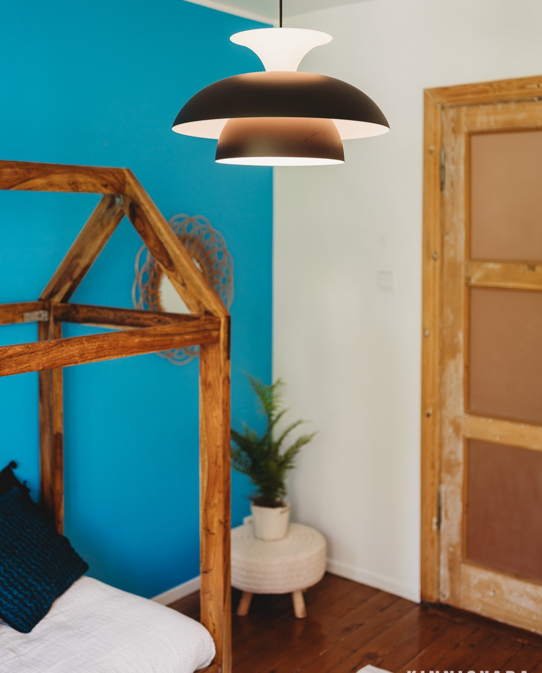 8 apt with character